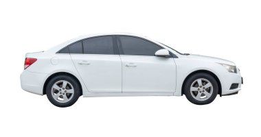 Beyaz spor arabasının sağ tarafı kırpma yolu ile beyaz arkaplanda izole edilmiştir..