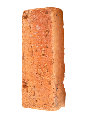 Dikey olarak tek eski kırmızı veya turuncu tuğla yan görünümü png dosya biçiminde kırpma yolu ile izole edilir.
