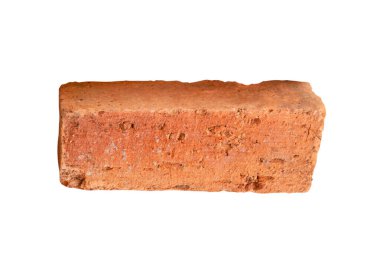 Kırık eski kırmızı ya da turuncu tuğlaların yan görünümü kırpma yolu ile beyaz zemin üzerinde izole edilmiştir.