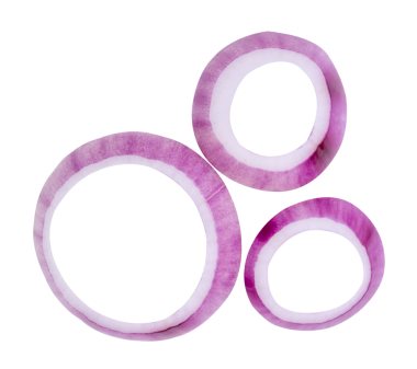 Çember şeklinde dilimler halinde üç taze kırmızı ya da mor soğan halkası üst görünüm kümesi png dosya biçiminde kırpma yolu ile izole edilir.