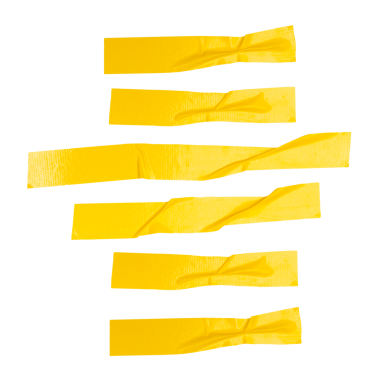 Üst görünüm kümesi kırışık veya buruşuk sarı yapıştırıcı bant veya çizgili kumaş bant png dosya biçiminde kırpma yolu ile izole edilir.