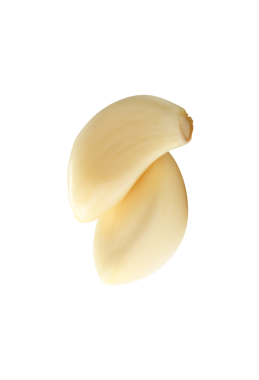 Soyulmuş sarımsak karanfillerinin ya da yığın içindeki parçaların yan görünümü png dosya biçiminde kırpma yolu ile izole edilmiştir.