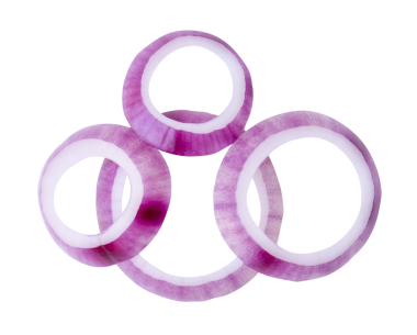 Taze kırmızı ya da mor İspanyol soğan halkalarının ya da yığın içindeki dilimlerin üst görünümü png dosya biçiminde kırpma yolu ile izole edilir.