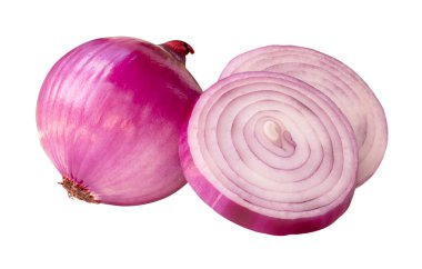 İki soğan dilimli kırmızı ya da mor soğan soğanı soğan soğanı beyaz arka planda kesme yolu ile izole edilir..