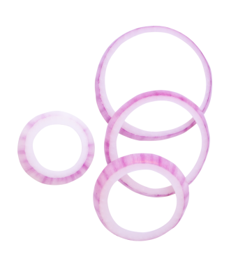 Üst görünüm taze kırmızı veya mor soğan halkaları veya yığın halinde dilimler png biçiminde kırpma yolu ile izole edilir.