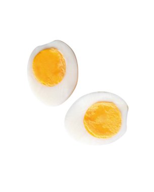 İki yarım yumurta sarısı ile pişirilmiş ya da haşlanmış tavuk yumurtaları beyaz arka planda kırpma yolu ile izole edilir..