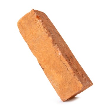 Tek eski kırmızı ya da turuncu tuğla beyaz arka planda izole edilmiştir. kırpma yolu ile.