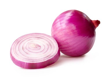 Tek taze soyulmamış kırmızı ya da mor soğan soğanı soğan soğan soğanı yığını halinde beyaz arka planda kırpma yolu ile izole edilir..