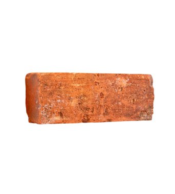 Kırık eski kırmızı ya da turuncu tuğlalardan birinin üst görüntüsü kırpma yolu ile beyaz arkaplanda izole edilir.