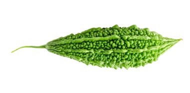 Tek yeşil acı kabak ya da acı kavun kesme yolu ile beyaz arka planda izole edilir.. 