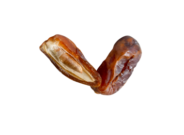 Olgun kurutulmuş hurma meyvesi yarısı kadar yığın halinde png dosya biçiminde kırpma yolu ile izole edilir. Müslümanlar için Ramazan ayında iftar yemeği kavramı