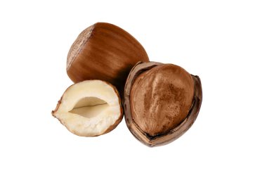 Fındıklar beyaz arka planda izole edilmiş. Fındıklı ve cevizli. Tasarımın için soyulmuş..