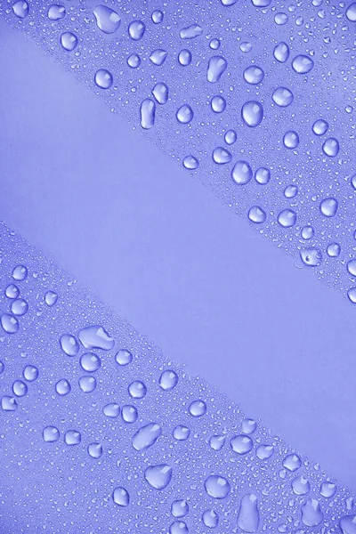 Gotas Agua Sobre Fondo Púrpura Vista Superior Agua Púrpura Gotas — Foto de Stock