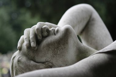 Güzel mezarlık heykeli