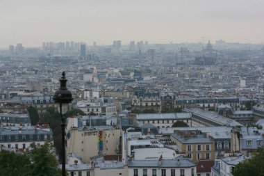 Paris sokakları, aşkı bulabileceğin çok kültürlü bir Avrupa şehri.