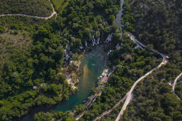 Bósnia Herzegovina Cachoeiras Kravica Nas Proximidades Mostar Fotos De Bancos De Imagens