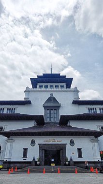 Bandung, Batı Java, Endonezya - 27 Ocak 2024: Batı Java Valisi olarak Gedung Sate isimli tarihi bina