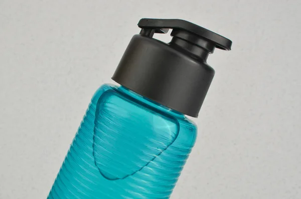 Den Uppfriskande Blå Vattenflaskan Närbild Symbol För Återfuktning Och Vitalitet — Stockfoto