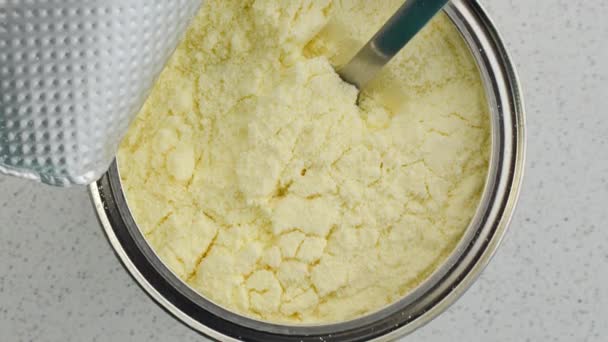 奶粉罐头采用现代设计 输送配方所需基本成份的纯度和质量 — 图库视频影像