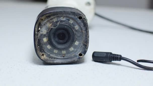 Ασφάλεια Στο Focus Οπτική Σύγκριση Μεταξύ Μιας Παλιάς Κάμερας Cctv — Αρχείο Βίντεο