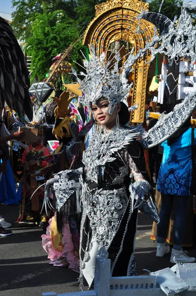 Banjarmasin Jižní Kalimantan Indonésie 2022 Dayaková Sasiranganská Móda Vystupovala Karnevalu — Stock fotografie