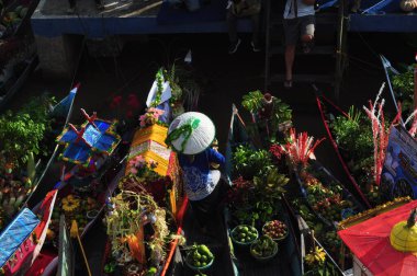 Martapura, Banjar Regency 30 Ekim 2022: Lok Baintan Yüzen Piyasa Festivali 2022, Lok Baintan Liman Köprüsü.