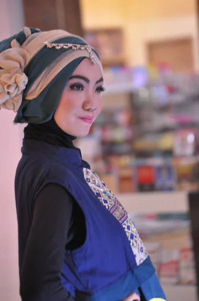 Banjarmasin 南カリマンタン州 インドネシア 2022年9月27日 美しい女性の花嫁の肖像画 美容女ファッションモデルブライダルメイク — ストック写真