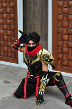 Jakarta, Endonezya - 29 Ekim 2022: Cosplayer as Hayabusa, Mobile Legends Game 'in bir kurgusal karakteri.. 