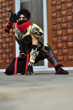 Jakarta, Endonezya - 29 Ekim 2022: Cosplayer as Hayabusa, Mobile Legends Game 'in bir kurgusal karakteri.. 