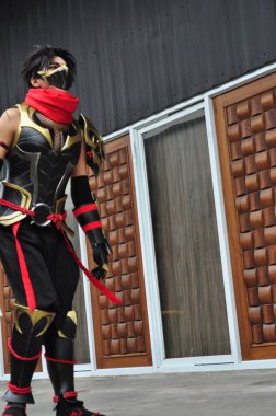 Jakarta, Endonezya - 29 Ekim 2022: Cosplayer as Hayabusa, Mobile Legends Game 'in bir kurgusal karakteri.. 