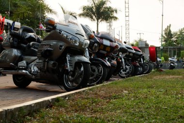 Banjarmasin, Endonezya - 7 Ekim 2023: motosiklet şovu. Kalimantan Bisiklet Haftası 'nda hızlı ve güçlü bisikletler. Harley Davidson geleneksel motosiklet toplama festivali sırasında özel motosiklet