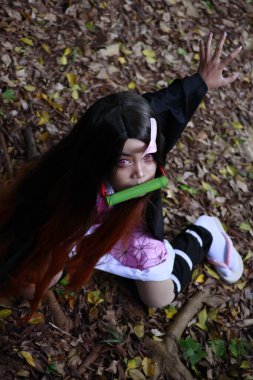 Banjarmasin, Endonezya - 25 Haziran 2023: Cosplayer as Character Nezuko Kamado, Demon Slayer 'da canlandırılabilir bir karakterdir.