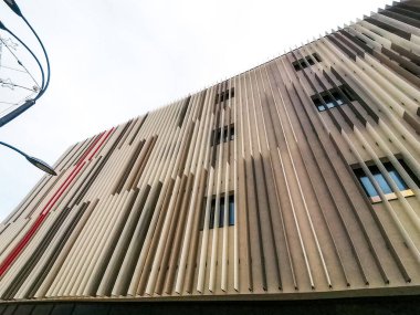 Perigueux Özel Hastanesi 'nin dış görünüşü düşük açılı..