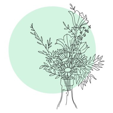 Şişede bir buket yabani çiçek. 