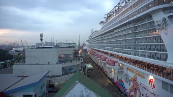 Surabaya Giava Orientale Indonesia Dicembre 2022 Genting Dream Cruise Ship — Video Stock