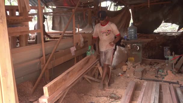 Surabaya East Java Indonesia January 2023 Furniture Carpenters Smoothing Wood — Vídeo de stock