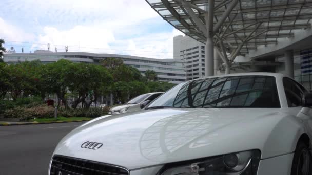 Surabaya Kelet Jáva Indonézia 2023 Február Elegáns Fényűző Fehér Audi — Stock videók