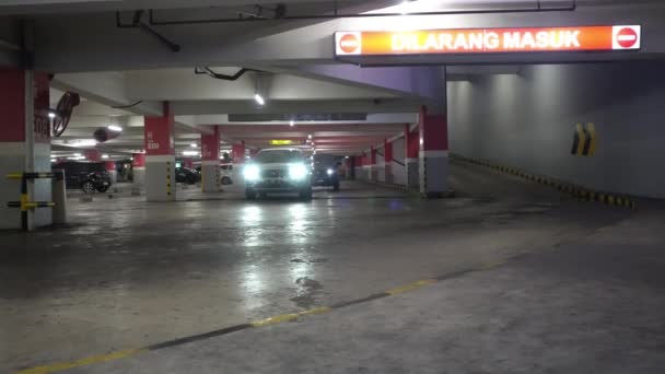 Surabaya East Java Indonesia February 2023 Cars Passing Basement Parking — Wideo stockowe