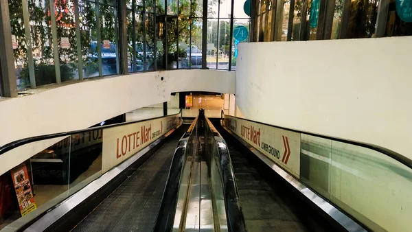 Современные Эскалаторы Роскоши Торговом Центре Офисе Любом Другом Общественном Месте — стоковое фото