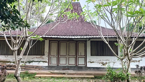 印度尼西亚东爪哇Kediri的传统爪哇住房 — 图库照片
