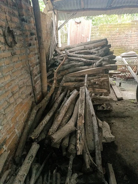 Inggris Wood Pile Side Red Wall Bricks Taken Kediri Jawa — Stok Foto
