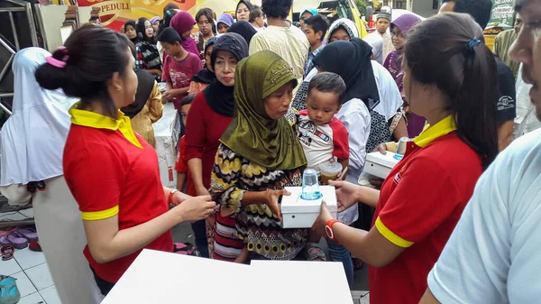 Ramadhan Charity För Fattiga Människor Jakarta Indonesien Januari 2014 — Stockfoto