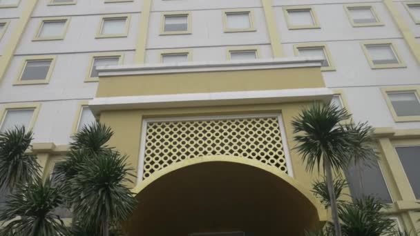 Odchylony Strzał Drzwi Wejściowych Khas Hotel Surabaya Surabaya Jawa Wschodnia — Wideo stockowe