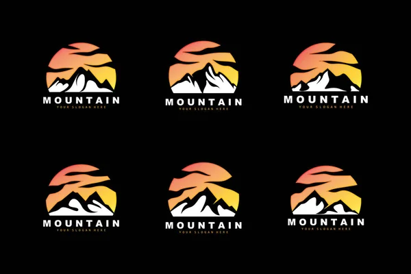 Diseño Logotipo Montaña Lugar Vectores Para Los Amantes Naturaleza Excursionista — Vector de stock