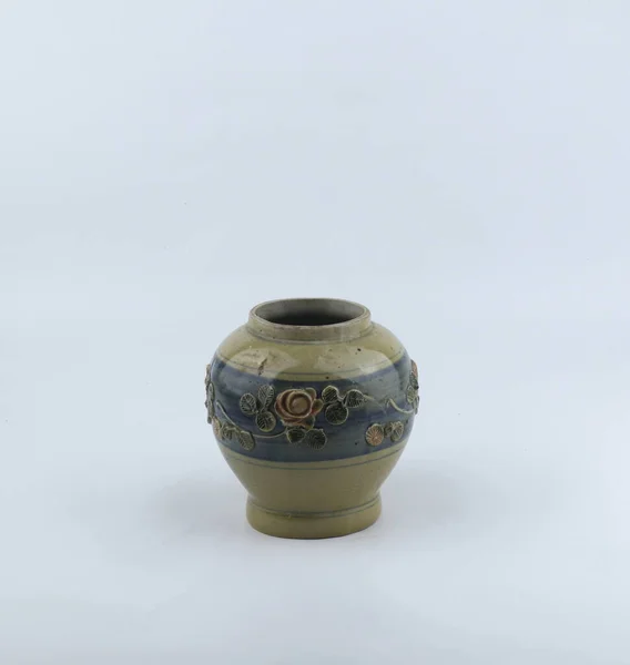 Vaso Cerâmica Vintage Isolado Sobre Fundo Branco — Fotografia de Stock
