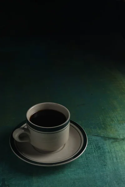 Tasse Kaffee Auf Grünem Hintergrund — Stockfoto