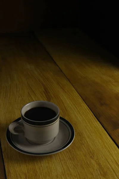 Filiżanka Czarnej Kawy Drewnianym Tle Obszar Przestrzeni Chronionej — Zdjęcie stockowe