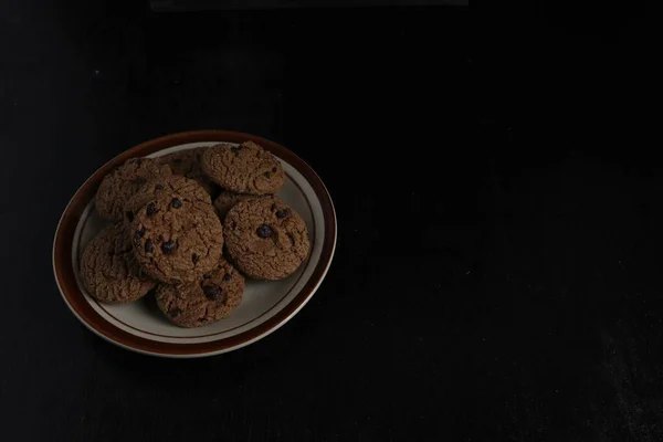 Chocolate Chip Cookies Plate Black Background — Stock Photo, Image