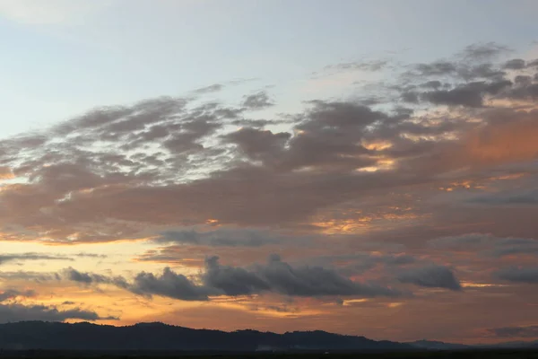 Dämmerhimmel Hintergrund Bunte Sonnenuntergänge Himmel Und Wolken Lebendiger Himmel Hintergrund — Stockfoto