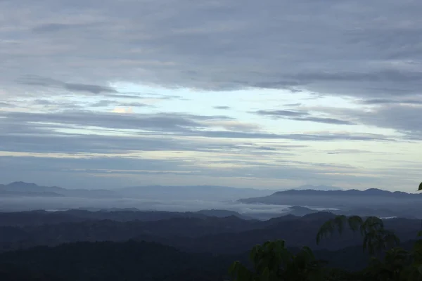 Vista Delle Montagne Dalla Cima Della Collina — Foto Stock